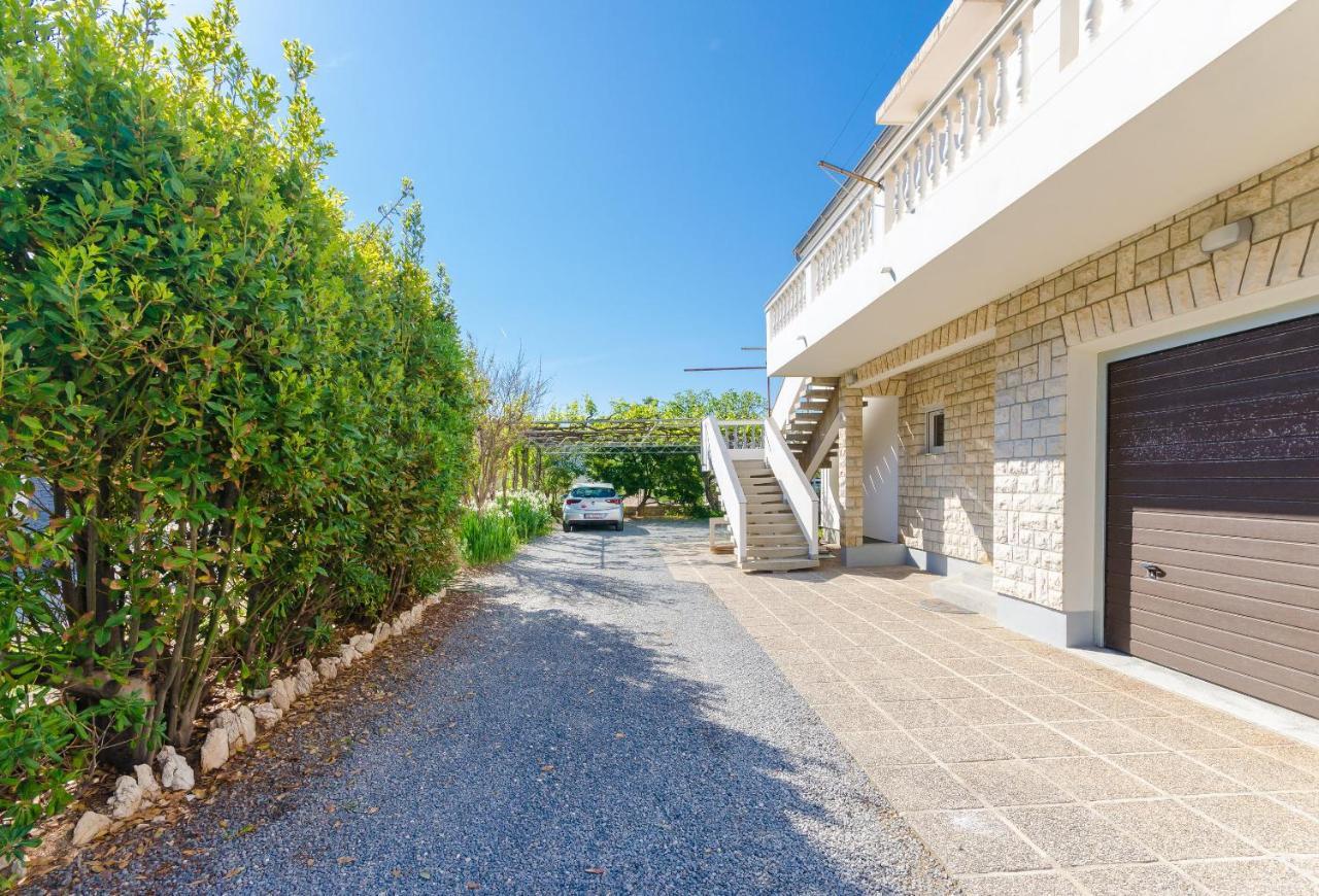 Apartments Slavica R Banjol Exteriér fotografie